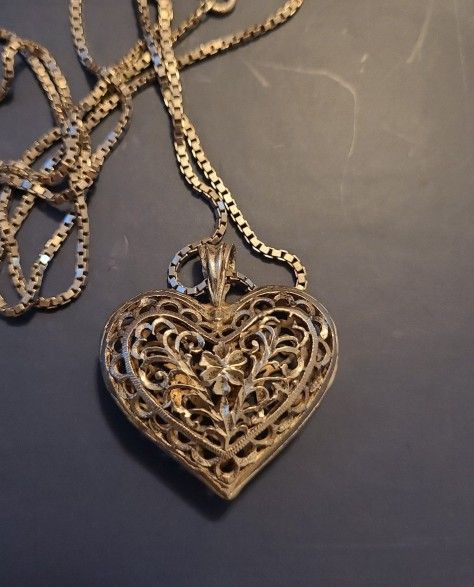 Vintage Puffy Heart Necklace. 925