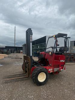2013 Moffett 5,500 lbs capacity forklift