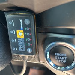 Pedal Commander For 3rd Gen Toyota Tacoma 
