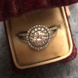 Stunning 14 Kt White Gold Diamond Engagement Ring  6.5 Look