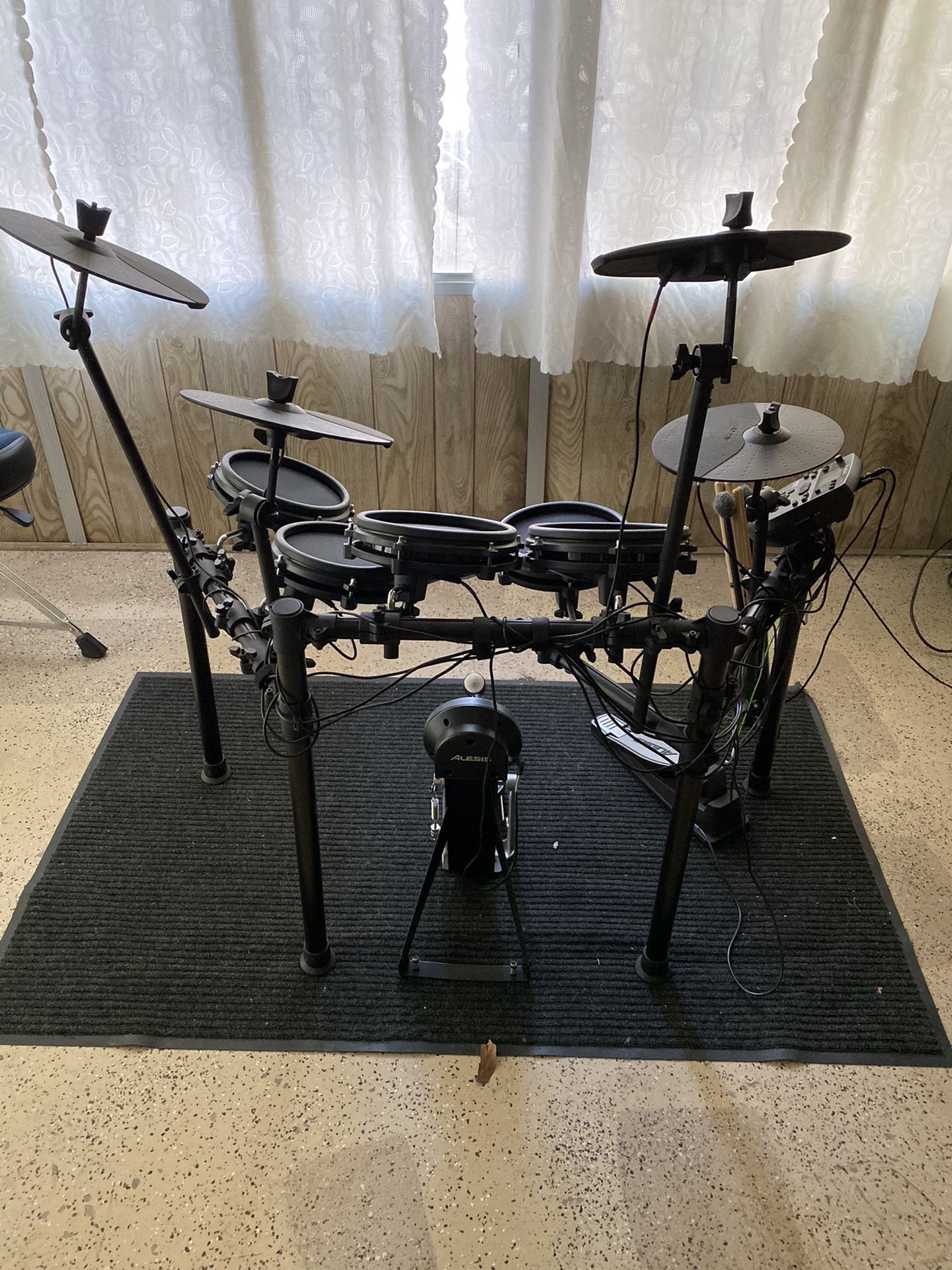 Alesis Nitro Mesh kit