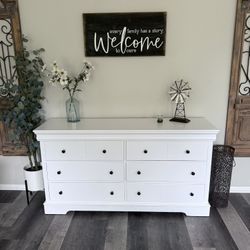 Refinished Solid Wood Swan White Wide Bedroom Dresser TV Stand Delivery Available 
