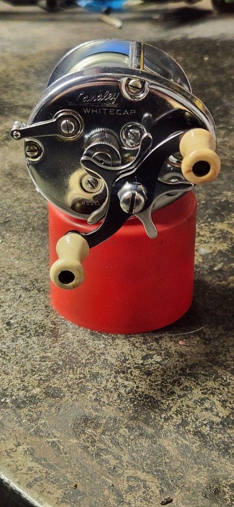 Vintage Langley Whitecap Model 410 Fishing Reel