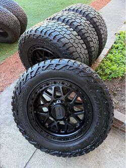 KMC new on used 35x12.50/20 Chevy Silverado HD 2500 y 3500 wheels