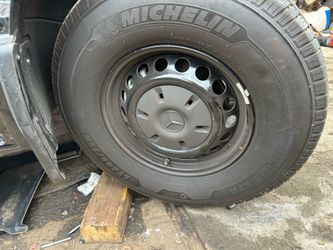 Mercedes sprinter van tire