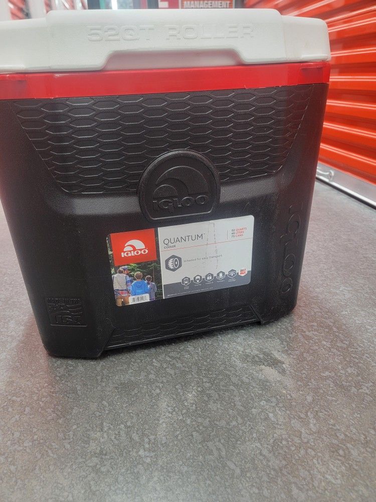 Igloo 52 Quart Cooler W/ Wheels