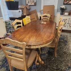 Free!Dining Room Table And Hutch