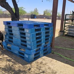 Heavy Duty Pallets