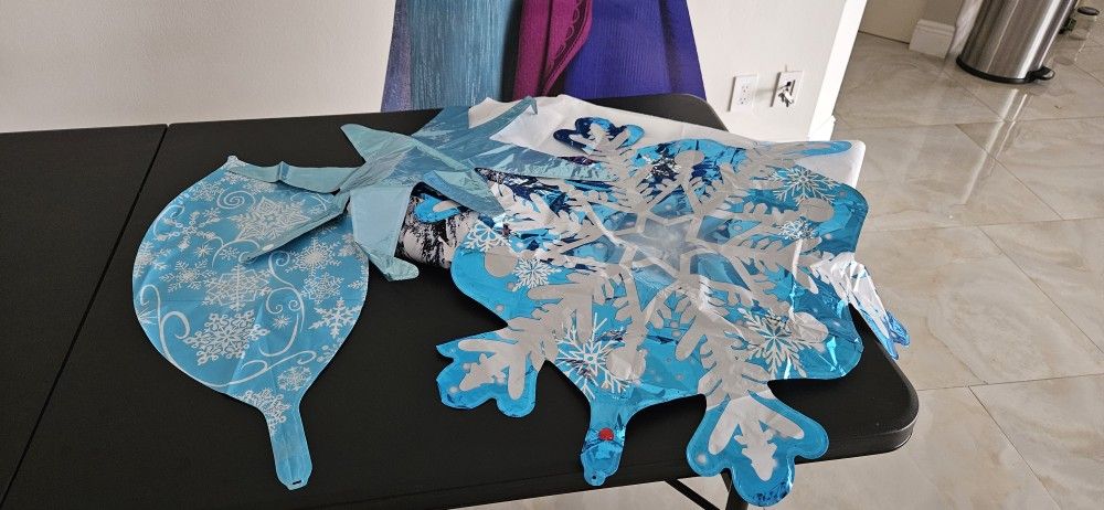 Frozen Party Cutout + Backdrop + Foil balloons