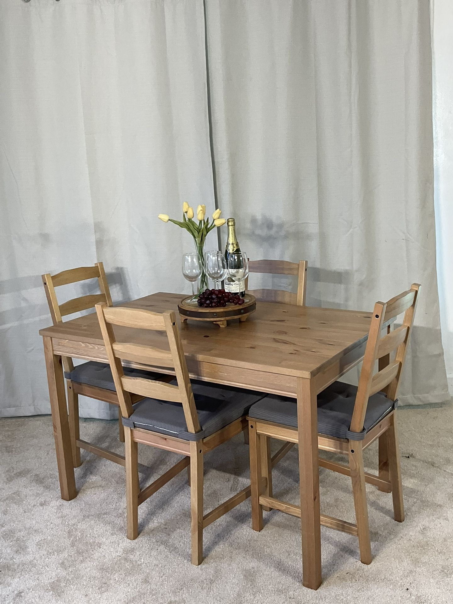 Compact Kitchen Dining Table & 4 Chairs LIKE NEW! 