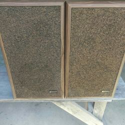 Pair Of Vintage Speakers 