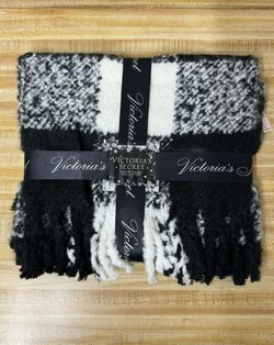 BRAND NEW VICTORIA'S SECRET SCARF WINTER ANGEL COLLECTION