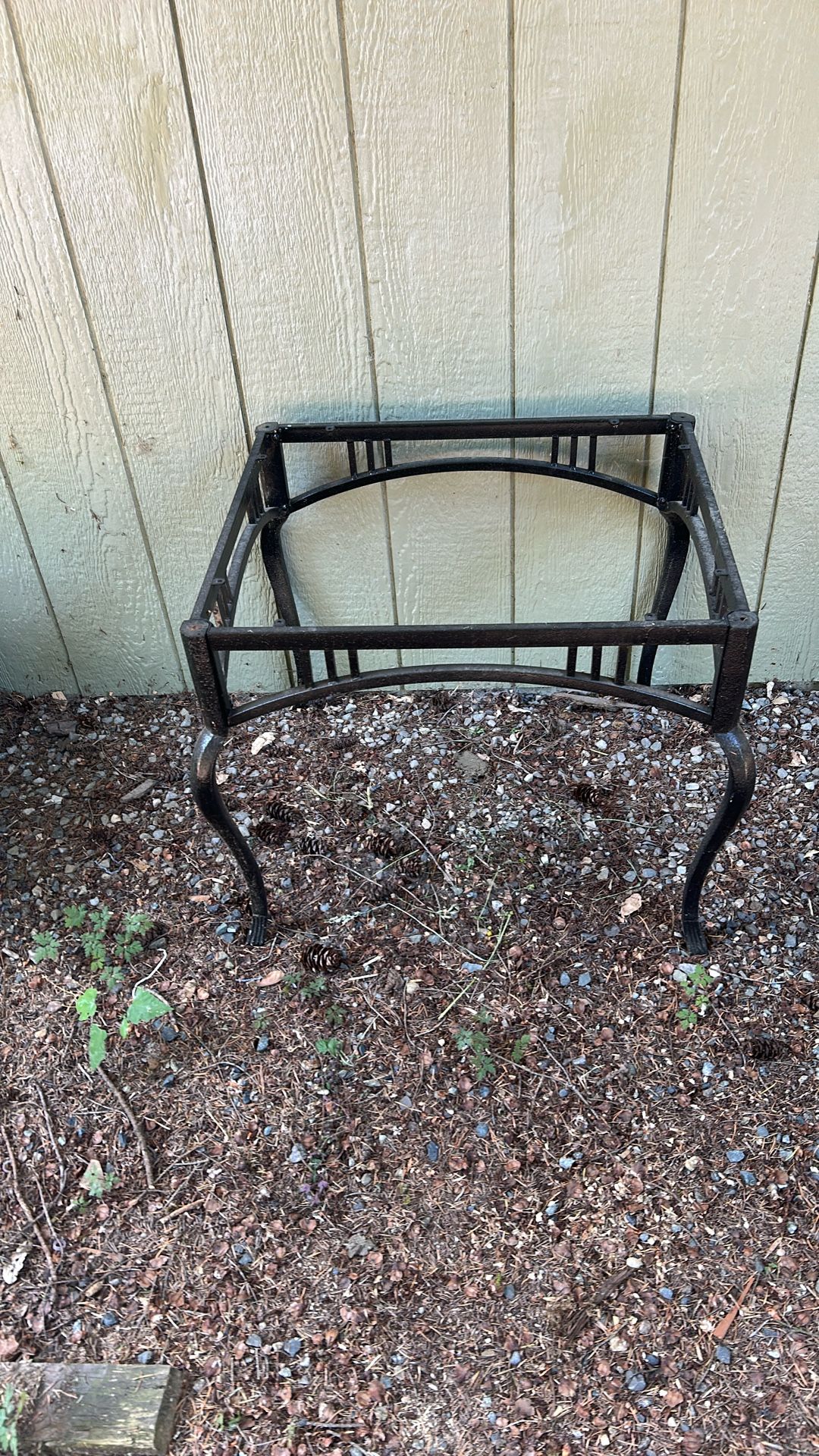 Metal Table Frame. 25” long 21” wood stands 21”