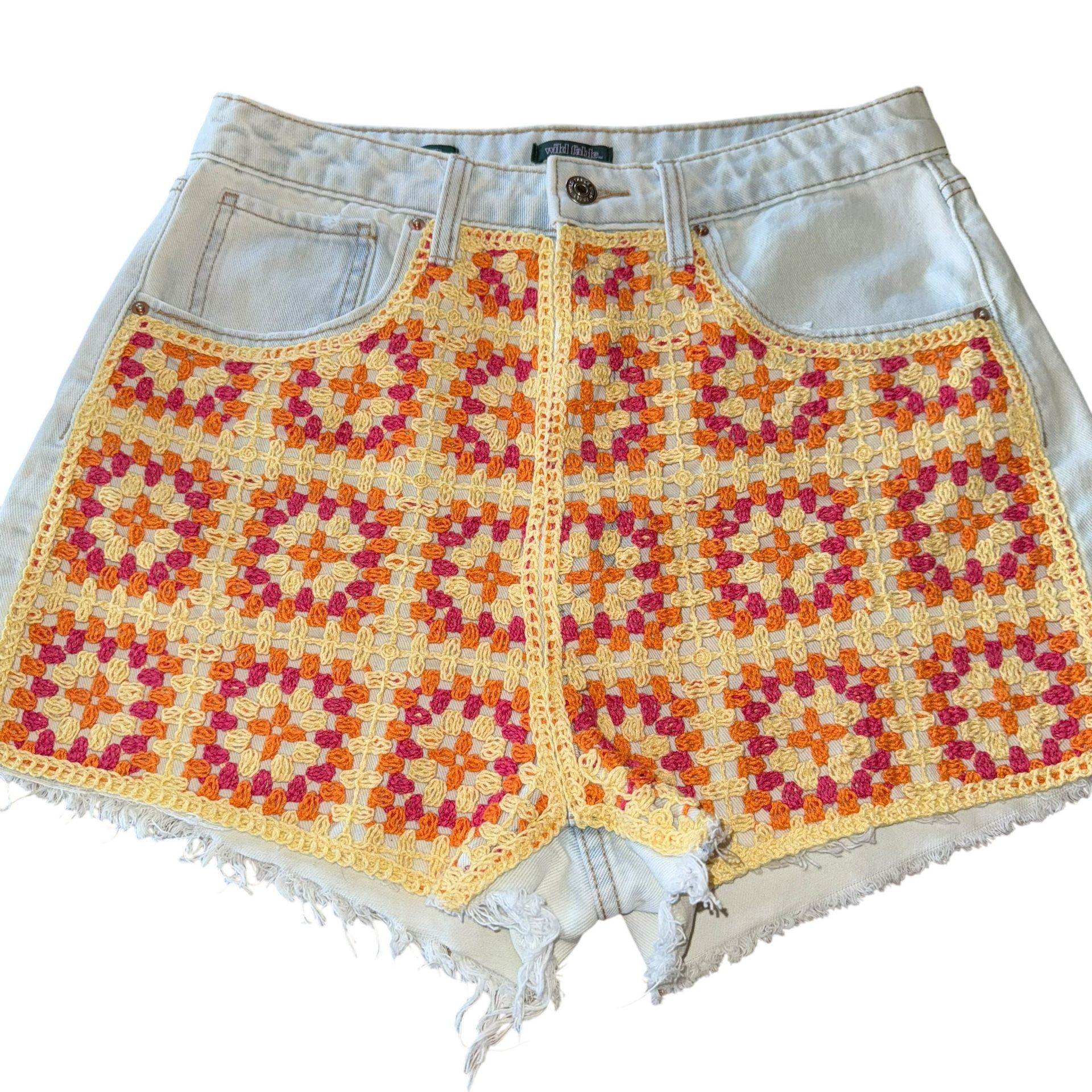 Wild Fable Denim Jean Shorts Crocheted Granny Square Design Womens 8 Button Fly The Wild Fable Denim Jean Shorts in size 8 feature a unique crocheted
