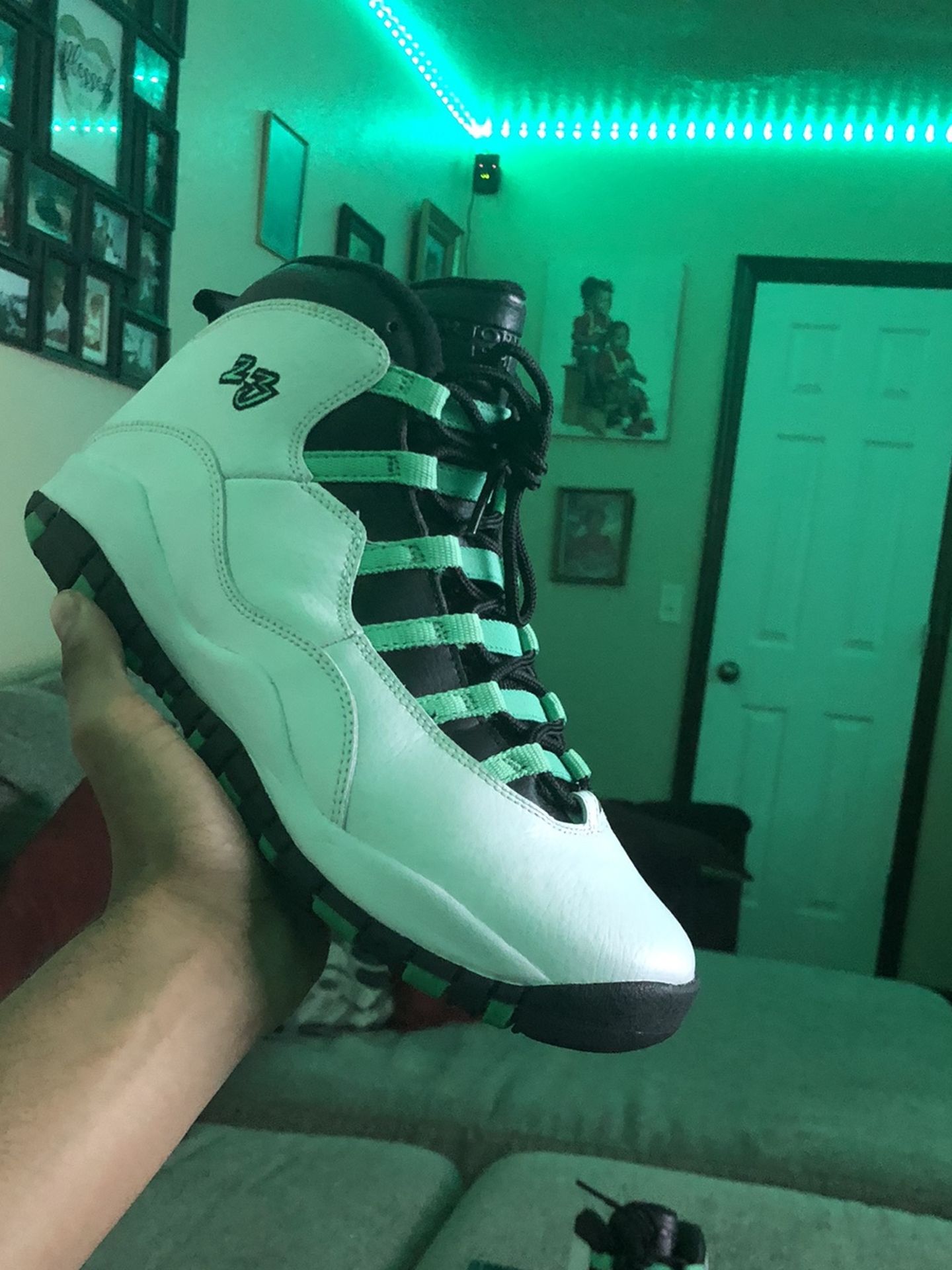 Jordan 10 Retro “Seattle”