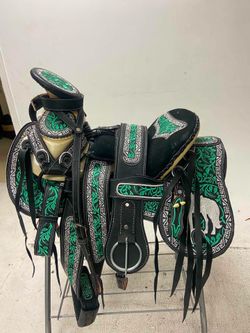 Montura charra bordada