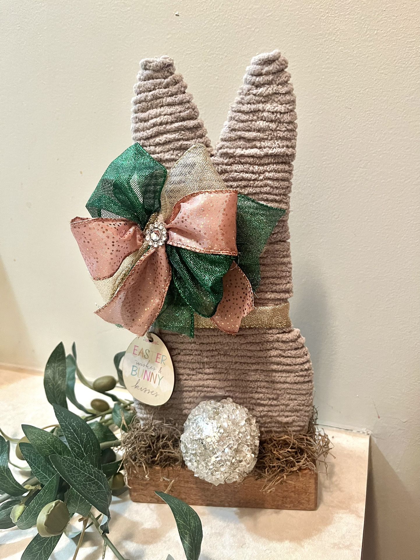 String Easter Bunny Decor On Wood