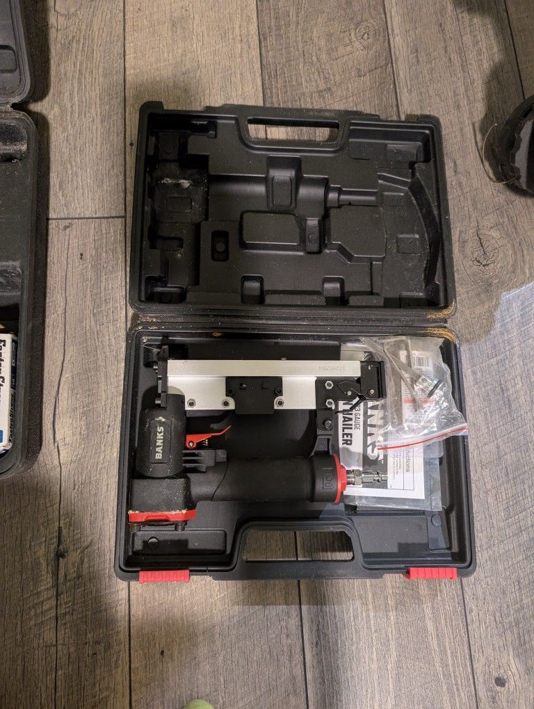 Banks 23 Gauge Finish Nailer