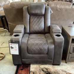 Hyllmont - Power Recliner
