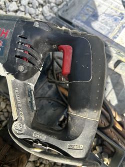 Bosch Bulldog Xtreme 11255VSR Rotary Hammer + Case & Bits