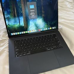 MacBook Air M2 2023