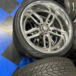 US MAG WHEELS SIZE 22x11. 22x9. 5x127