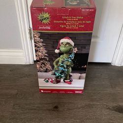 The Grinch &tree Statue 