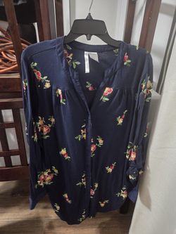Blue Long Sleeve Floral Button Up Shirt Size XL