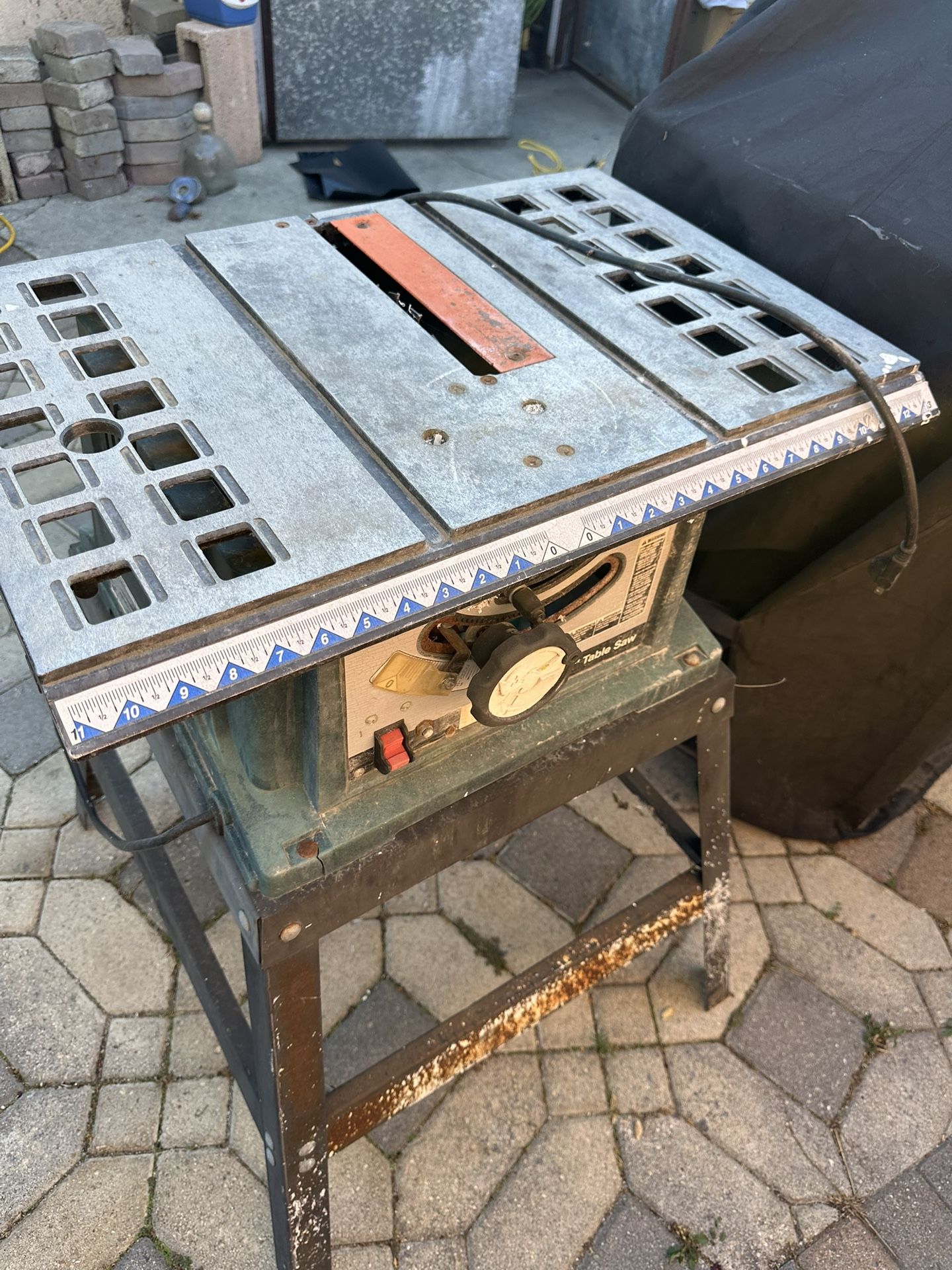 Table Saw With Stand