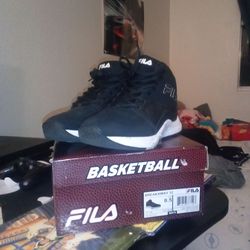 Fila basketball shoes color black and size 8.5