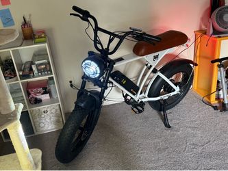 Fat Tire Electric Bike w/ Passenger Pegs – Like New 🔥