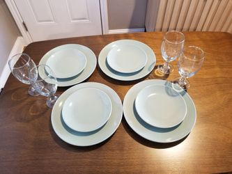 Dining Set 4 Dinner Plates 4 Dessert Plates, 4 Glasses