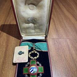 Orden cubana al mérito agrícola e industrial.