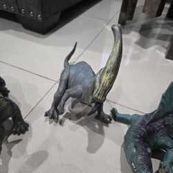 3 Dinosaurs