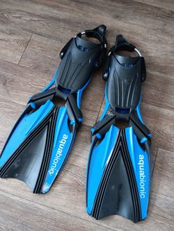 Aquabionic fins