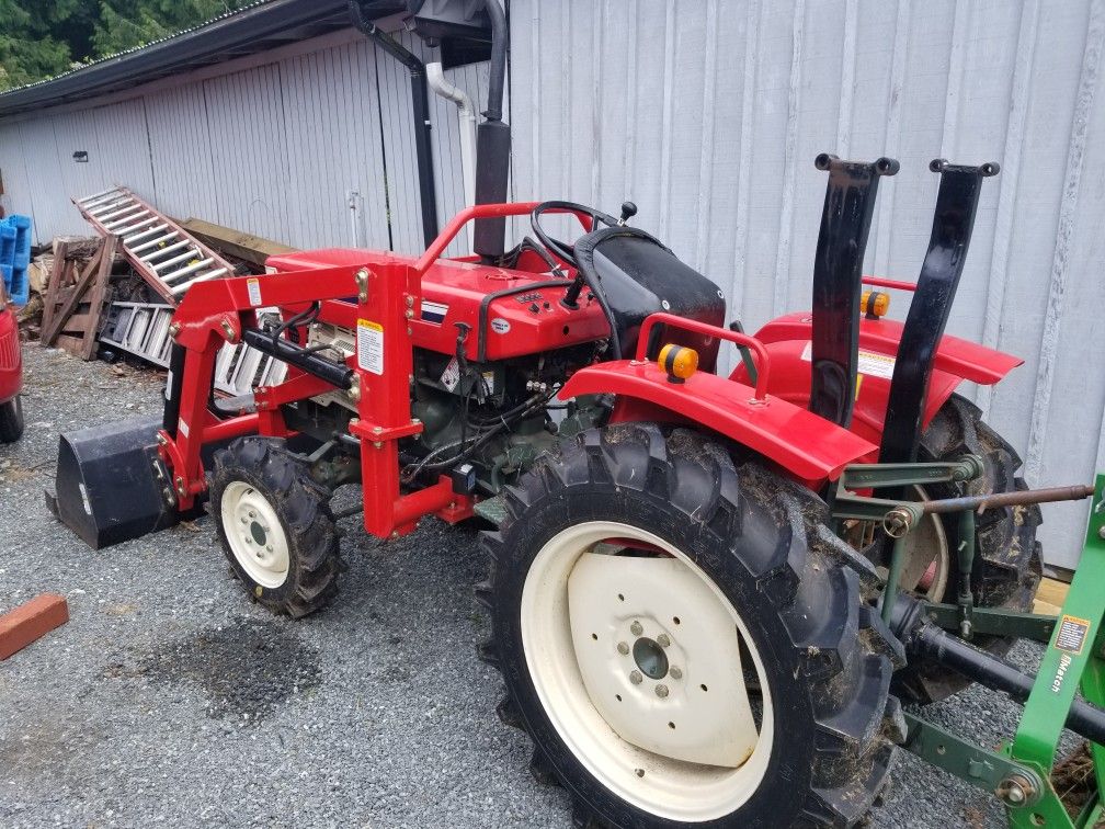 Tractor 2016 Yanmar 2210 4X4 with loader and brush hog for Sale in ...