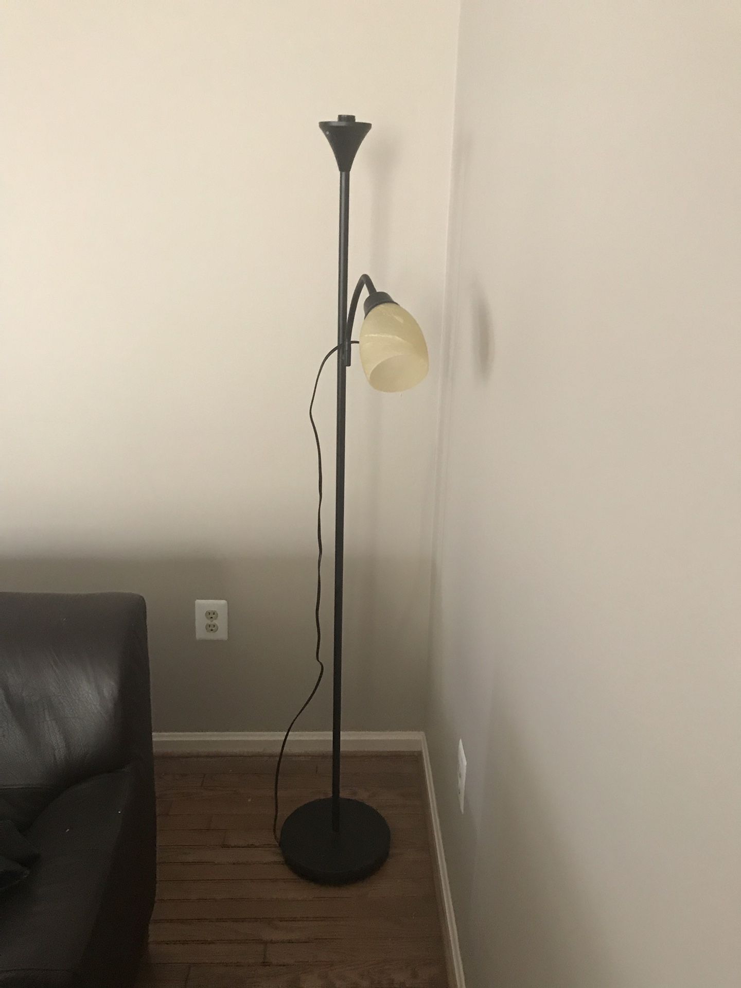 Floor lamp with reading light