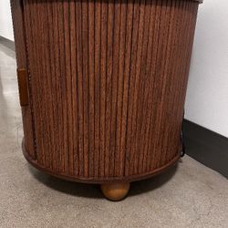 ROUND END TABLE WITH CHARGING STATION 24"