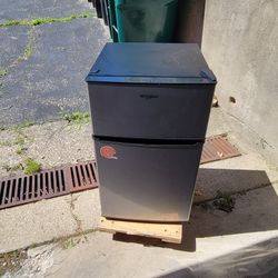 Whirlpool Minnie Refrigerator 