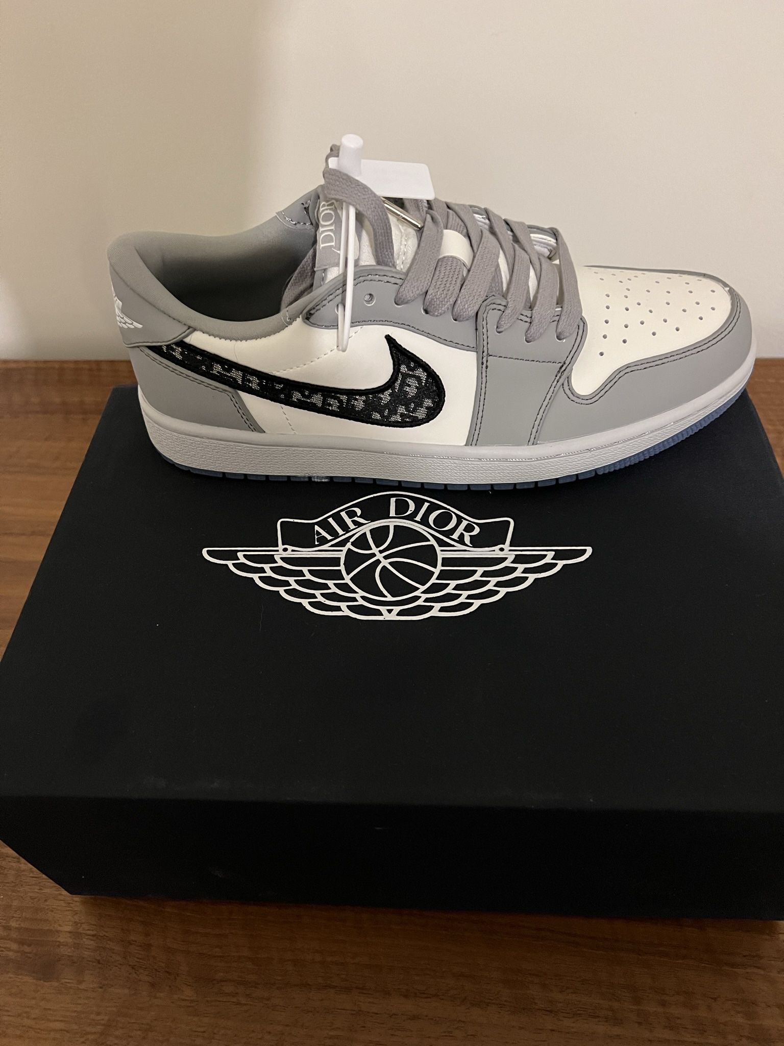 DIOR X AIR JORDAN LOW