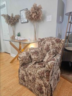 Classic Floral Accent Chair (Delivery Available)