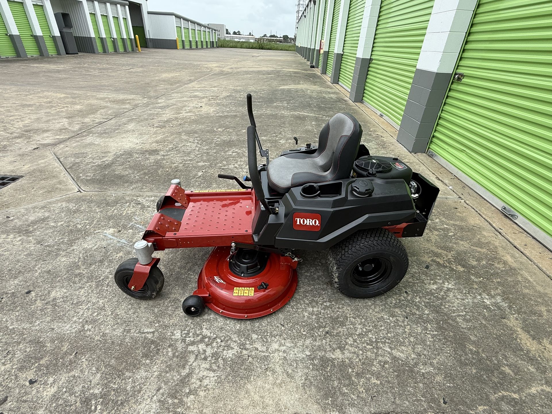 Toro TimeCutter 42-in 15.5 -HP Gas Zero-turn 