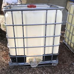275 gallon Water Totes