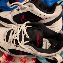 Nike Air Monarch IV