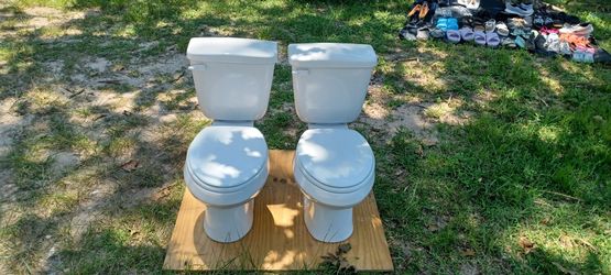 Small good stuff yard sale & toilets brand new need gone asap!