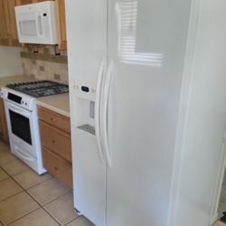 Full Kitchen  With Appliances 