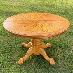 Vintage Amish Oak Wood Round Pedestal Dining Table With Claw Feet