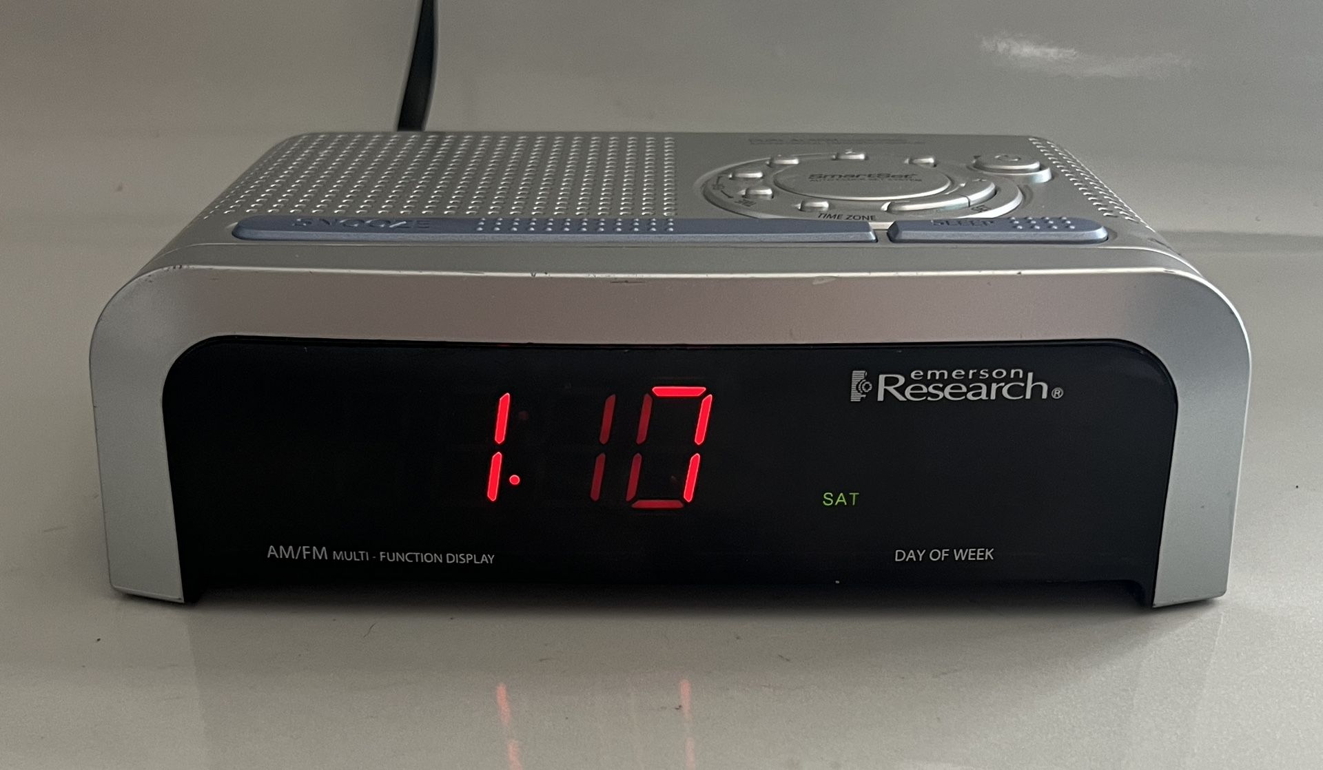 Emerson Research Dual Alarm Clock Radio Digital Model CKS1855