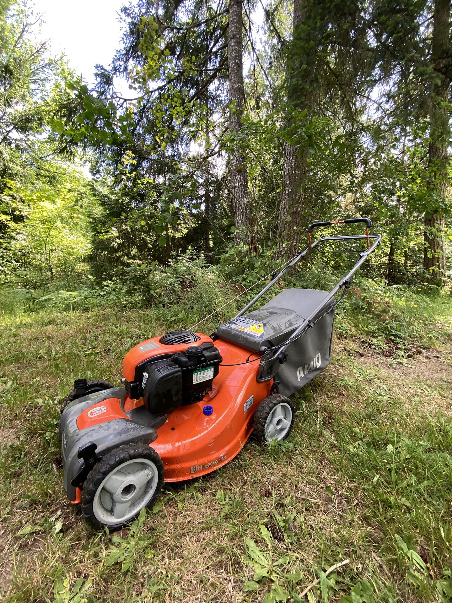 FS: Husqvarna AWD Mower Self-Propelled Lawnmower