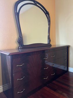 5-Piece Dark Mahogany Bedroom Set – Dresser, Detachable Mirror, Headboard & 2 Nightstands